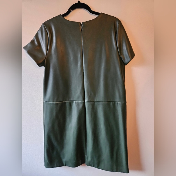 Ann Taylor Faux Leather shift dress. Forest green size 12 - Picture 2 of 3